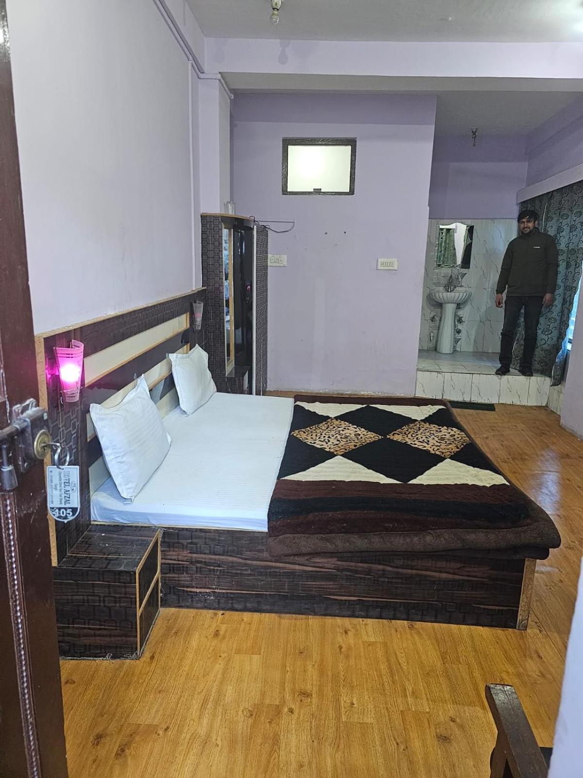 Hotel Afzal And Restaurant Kargil Exterior photo